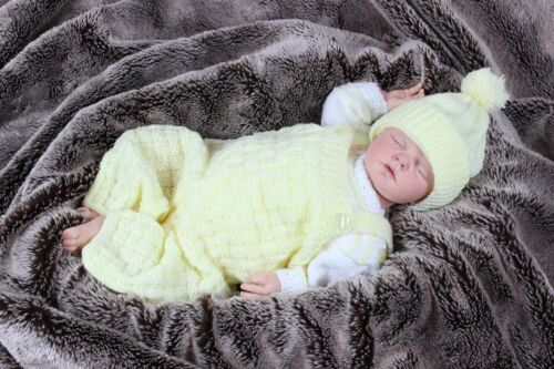 Strickanleitung für Babys Latzhose, Pullover und Mütze, 0 bis 3 Monate, DK - KP91 - Bild 5 von 7