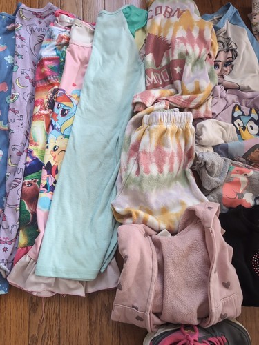(30 piece PJ, shoes, clothes mix) Girls Play USED Bundle Lot 5/6/7 - Picture 3 of 6