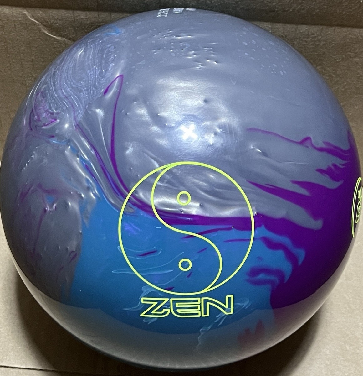 900 Global Zen 15 lb Bowling ball New in Original Box 1500