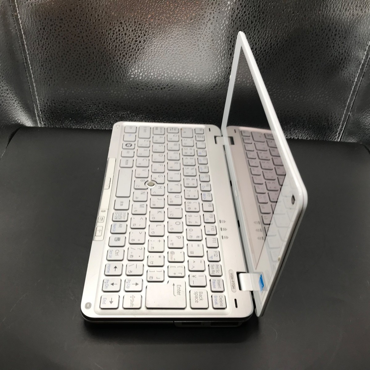 SONY VAIO Type P VGN-P70H White Intel Atom Z520 RAM 2GB AC100V