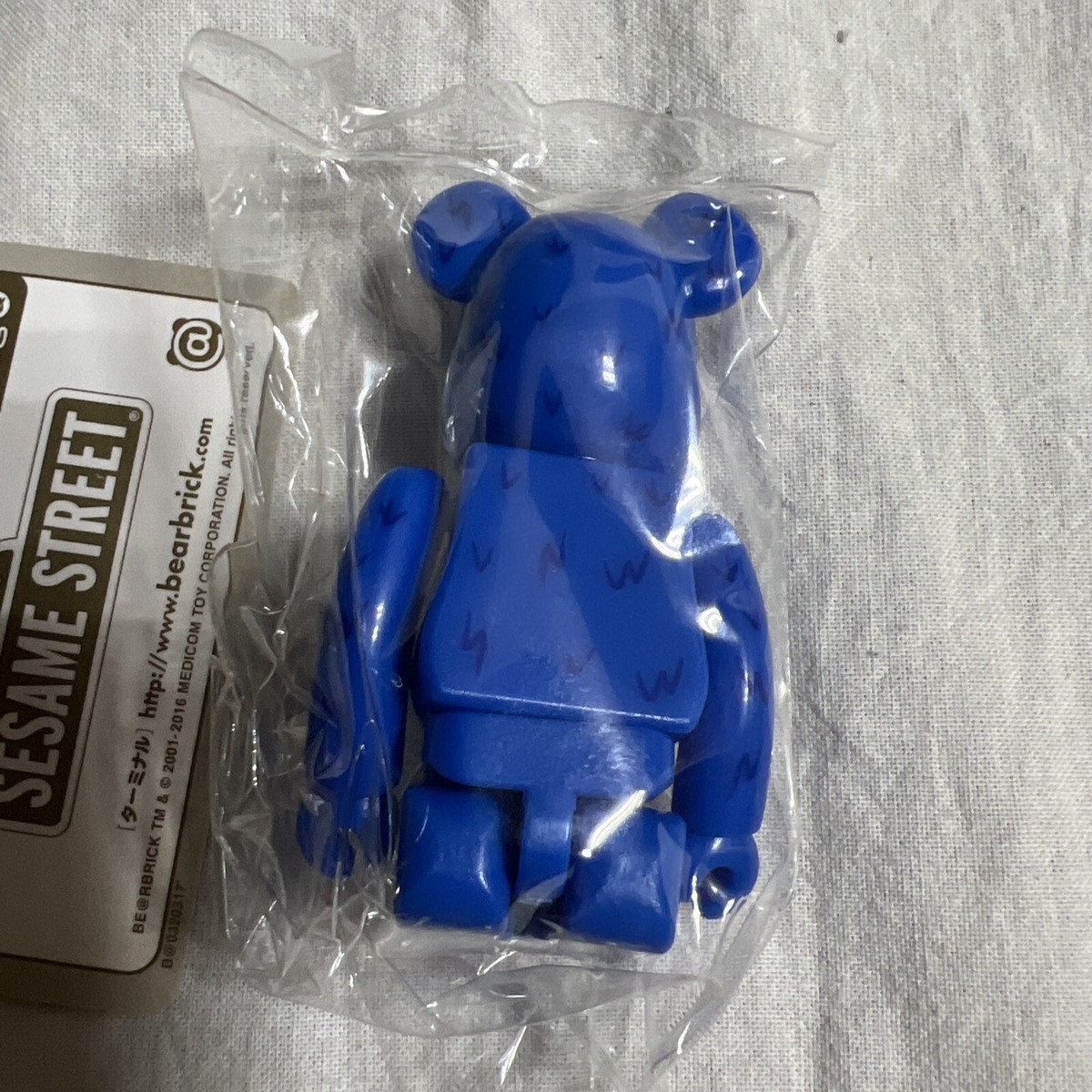 Bearbrick 100% Series 32 Secret Cute Sesame Street Cookie Bearbrick 100% Series 32 Secret Cute Sesame Street Cookie