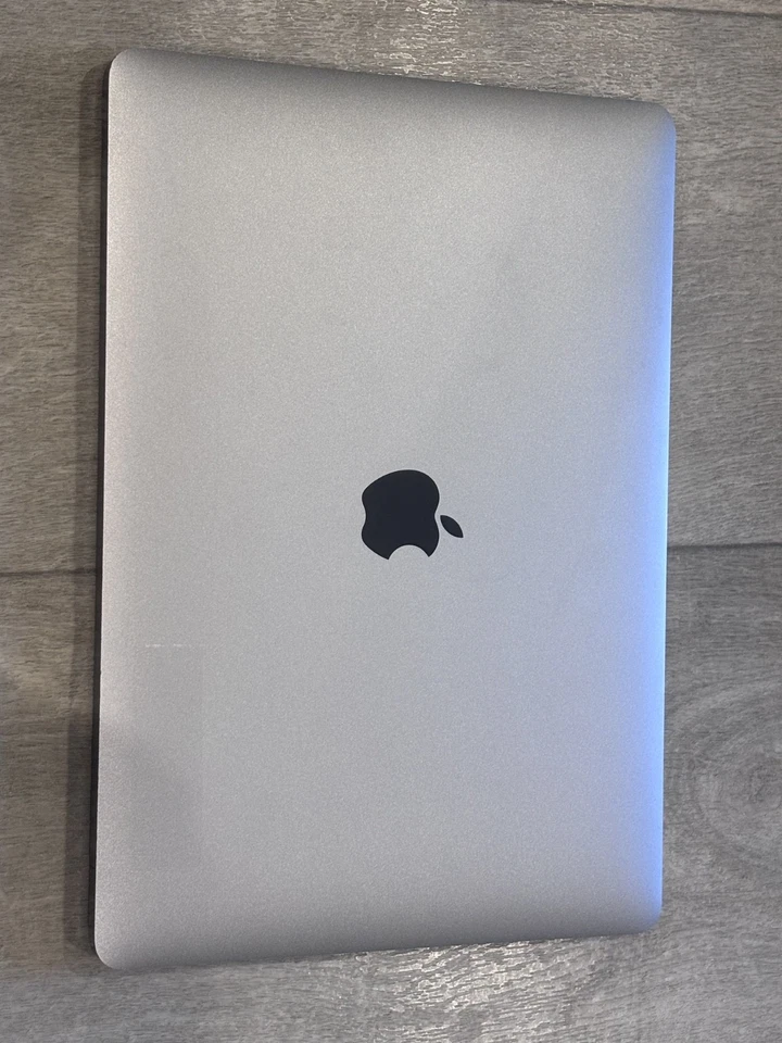 Apple MacBook Air 13" 2019 Retina (512GB SSD, 1.6 GHz Dual Core i5, 16GB RAM) - Image 4 of 4