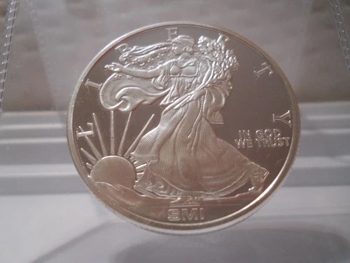 1Troy oz .999 fine silver round coin features walking liberty SMI design