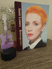 ANNIE LENNOX SIGNED RETROSPECTIVE  BOOK EURYTHMICS  ON HAND SHIPS NOW