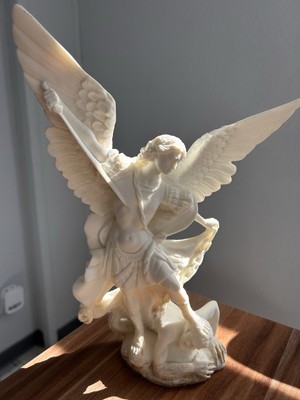 Heiliger St. Michael Erzengel besiegt Luzifer griechische Statue Skulptur Figur