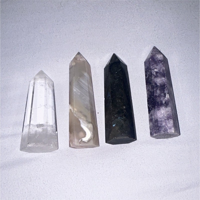 Lot of 4 Crystal towers. Labradorite, clear quarts, flower agate, lepidolite