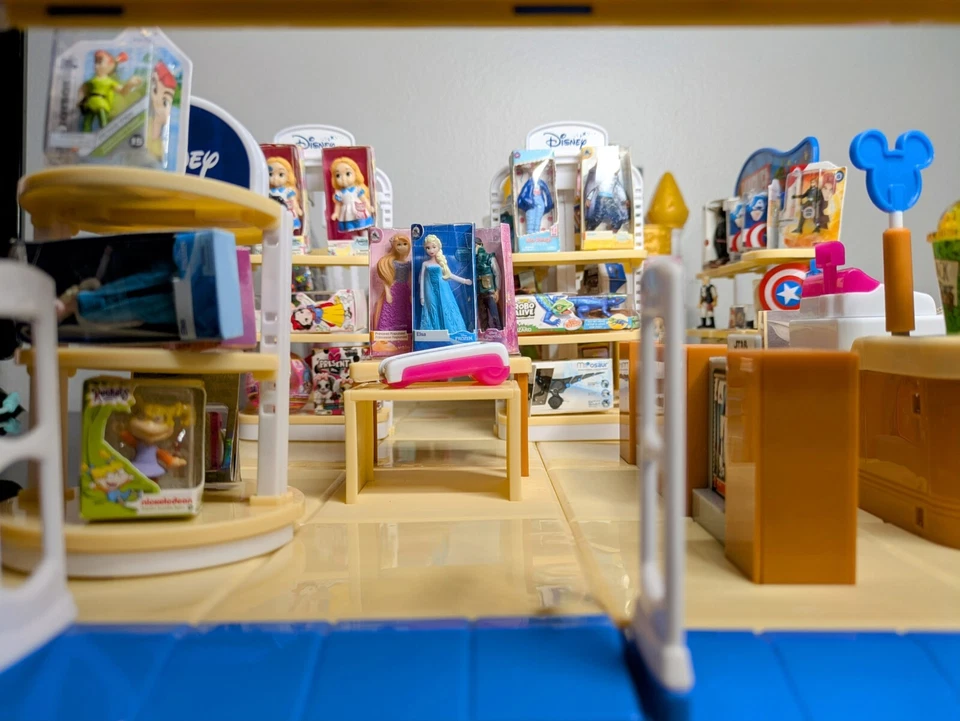 Zuru Mini Brands Disney Store ¡¡Con 63 Mini Marcas Incluidas!!! Foto 3 de 4