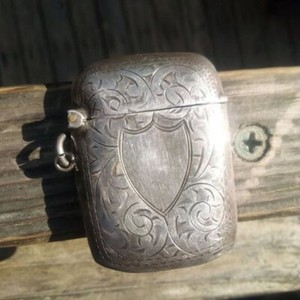1902 Silver vesta Match Safe-Birmingham silver made by EJ Trevitt & Sons