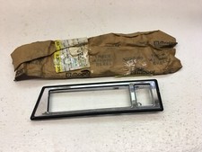 Mopar Nos 1985-89 Chrysler Lebaron Rh Inside Door Handle Bezel 4310486 Mopar Nos 1985-89 Chrysler Lebaron Rh Inside Door Handle Bezel 4310486