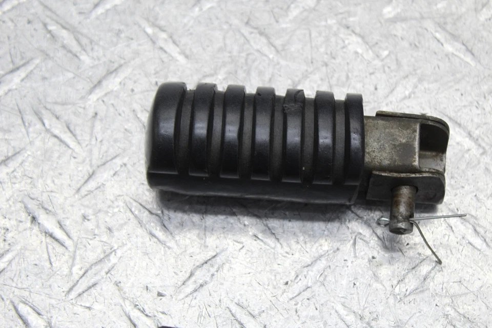 1981 YAMAHA MX80 LEFT RIGHT FOOT RESTS PEGS  - Image 3 of 4