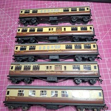 Hornby Coach OO Gauge 4 Restaurant  Coaches 1 Corridor Coach.
