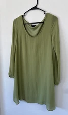 'Chloe + Rene' Green Sheer Long Sleeve Open Sleeve  Dress Size Small