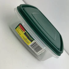 New Rubbermaid Servin Saver #2 Storage Container 5 Cups Green Rectangle 3871