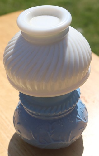 (1095) Vintage Avon Perfume Courting Lamp Blue Glass Cologne Bottle Collectible