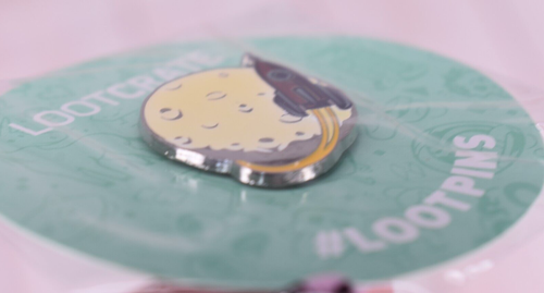 Lootcrate Moon Space Ship Pin 2019 NEU SEALED - Bild 4 von 4