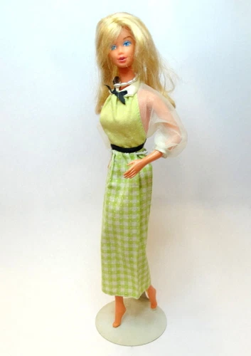 Vintage 1960's BLONDE 1966 MATTEL Barbie Green Summer Dress Bendable Legs Doll