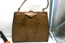 9" by 8" vintage Palizzio reptile handbag purse good condition
