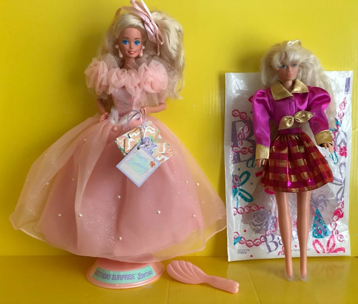 Birthday Surprise Barbie 1991 - Doll #3679 + Stand & Sparkle