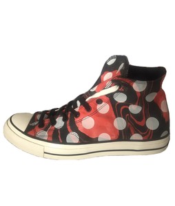 red polka dot converse