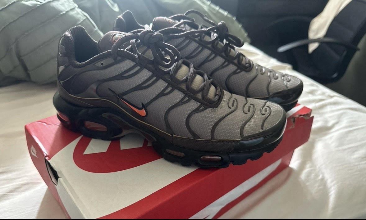 Nike Air Max Plus Baroque Brown/Khaki/Black/Safety Orange DM0032-200 Size 7.5 thumbnail 3