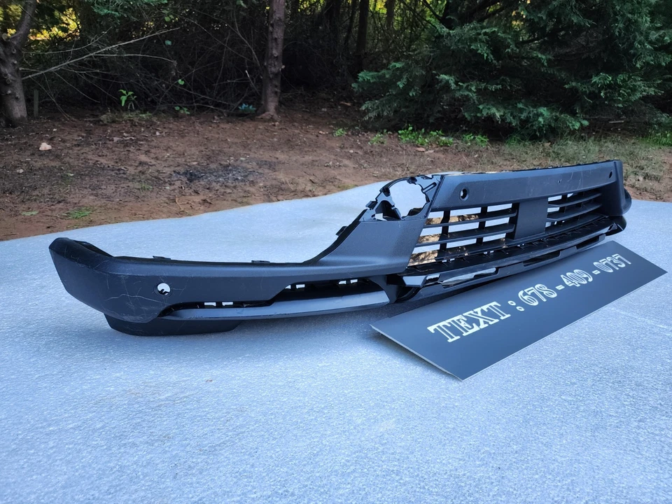 Cubierta de parachoques inferior delantera Ford Explorer 2024-2025 OEM LB5B-17F775-B SIN ENVÍO  Foto 3 de 4