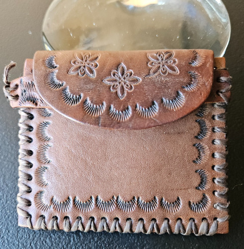 LEATHER COIN WALLET. TOOLED DESIGNS, HAND STITCHED.