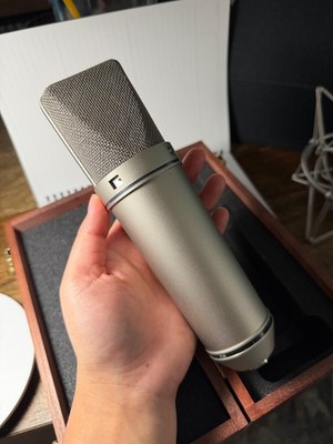 Neumann U87 Ai Condenser Microphone w/ EA87 Shock Mount & Wooden Box