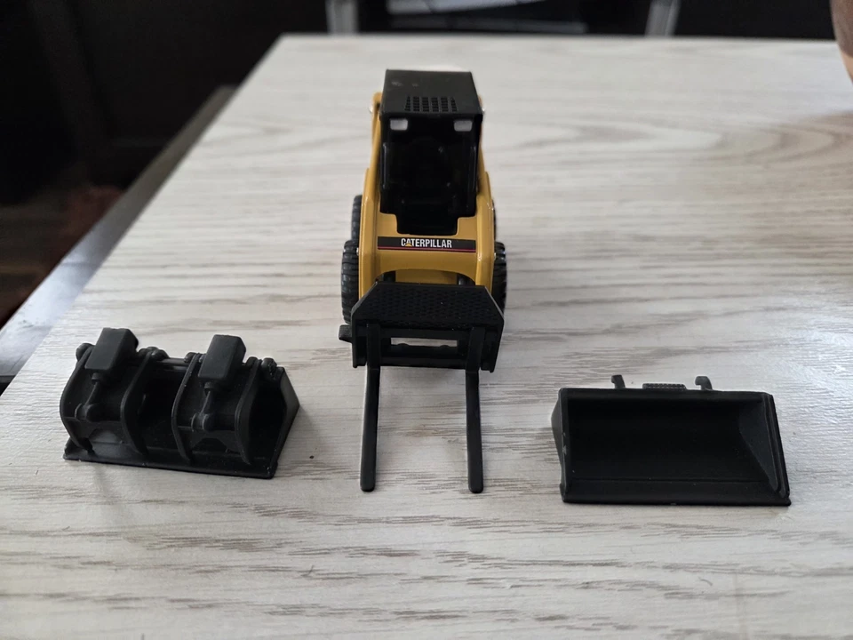 Juego de equipo de construcción fundido a presión Caterpillar escala 1:50 Foto 3 de 4