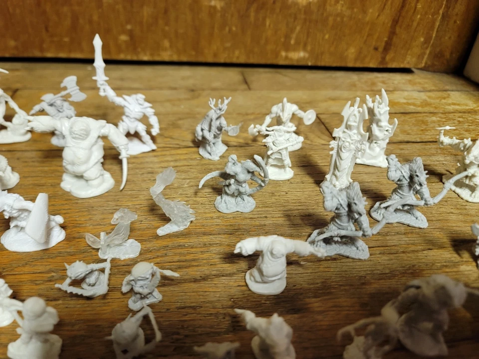Lote De 70 Mini Figuras Reaper Unpaited 2016 Pathfinder D&D Guerra Juego De Mesa Foto 4 de 4