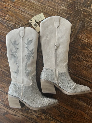 NIB Steve Madden NYC Boots Western Style  Rhinestone  Beige Faux Suede Size 6