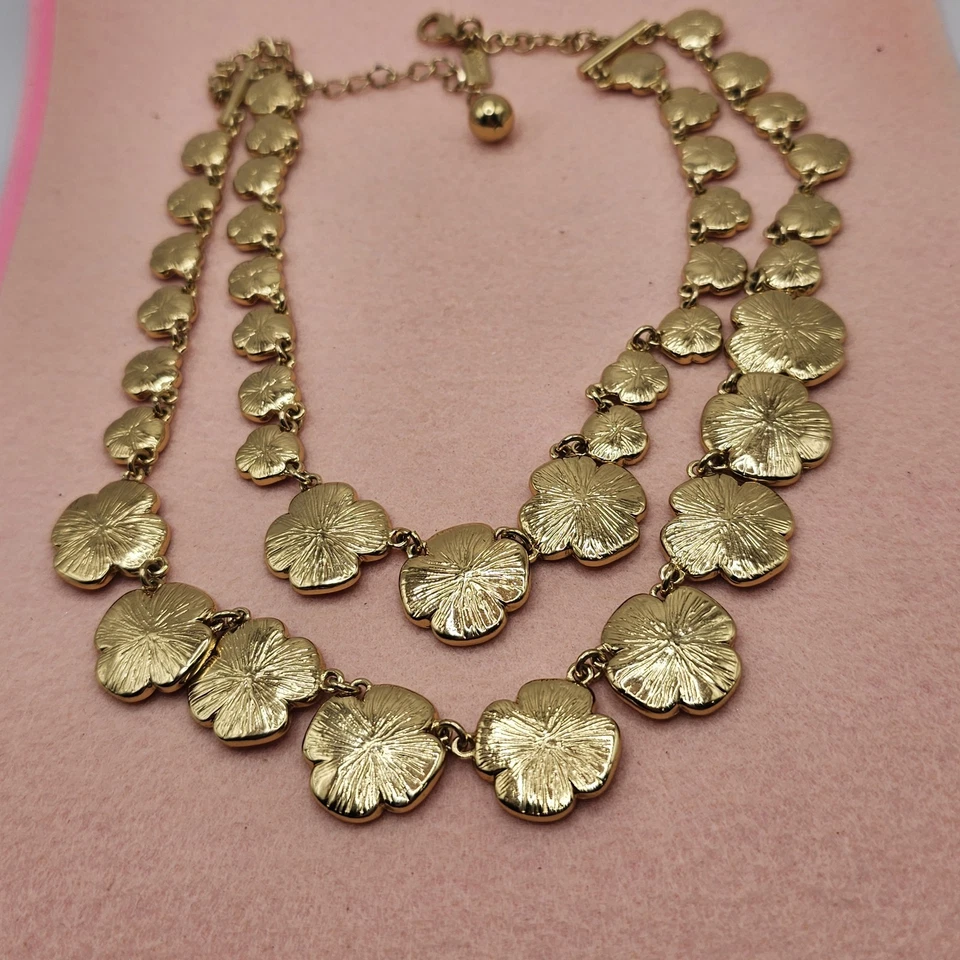 Kate Spade New York Collar 2 Hilos Flutter Floral Esmalte Flor Bolso Firmado Foto 4 de 4