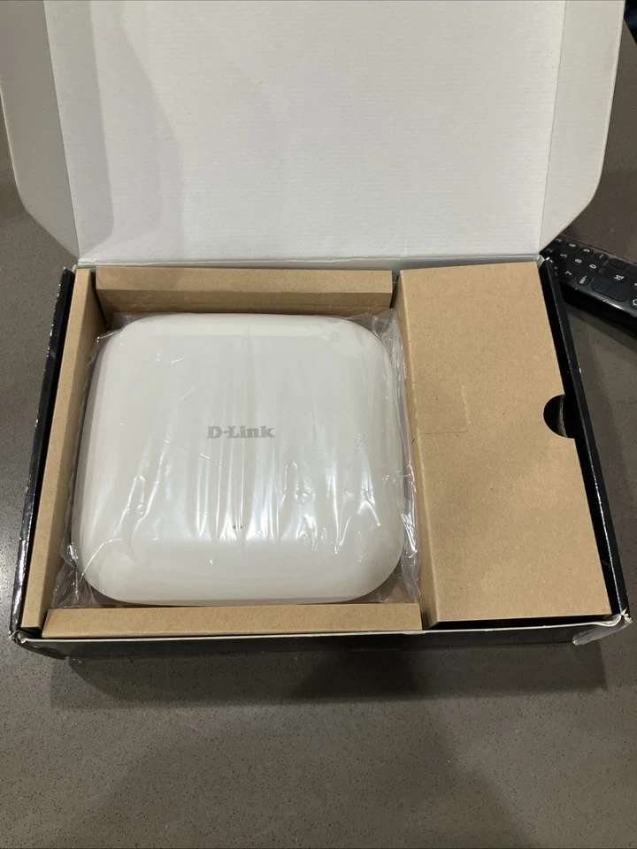 Punto de acceso inalámbrico D-Link AC1300 Wave 2 doble banda Foto 2 de 4