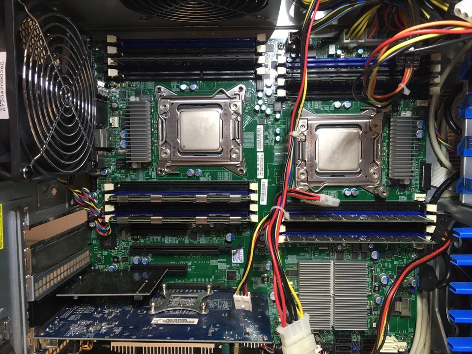 Supermicro SYS-7037A-i server 732-9 Scheda Madre X9DAi - 48Gb Ram - 2 Cpu Xeon - Immagine 3 di 4