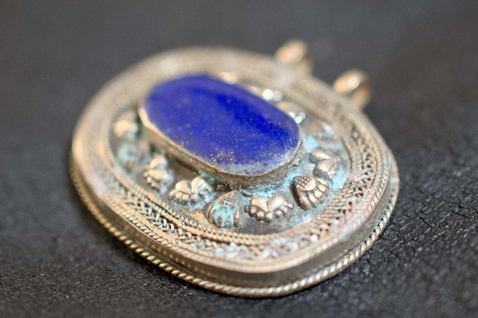 pendaglio ciondolo antico pakisthan afganisthan in lapis e argento - Immagine 2 di 4