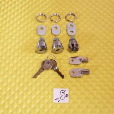 VENDSTAR 3000 (2) #157 TOP LID / (1) #2222 BACK DOOR LOCKS & (2) KEYS ea - New