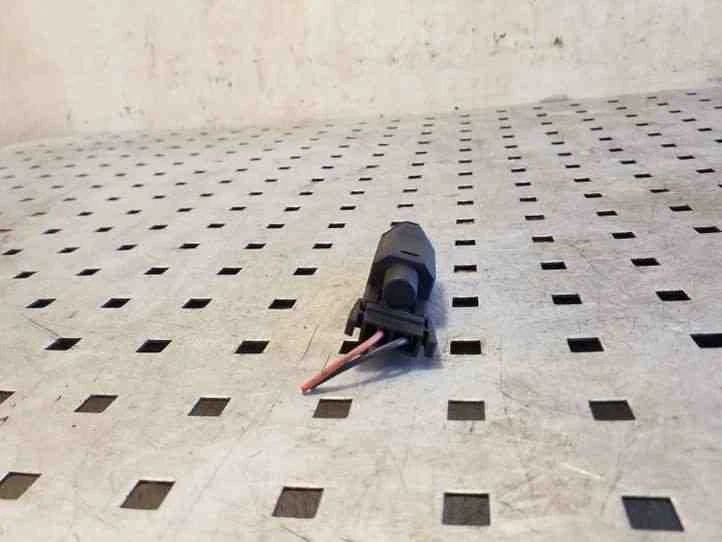 Sensor de pedal de freno VW TRANSPORTER IV Flatbed 70XD Varlytė 191945515B 2.0 26157737 Foto 2 de 4