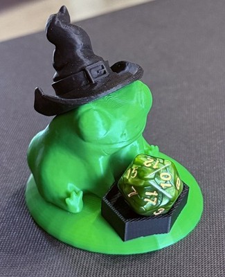 Beute Hexe Kröte Frosch grün 3D gedruckt D20 Halter DnD Würfel Wächter Dungeons Alt