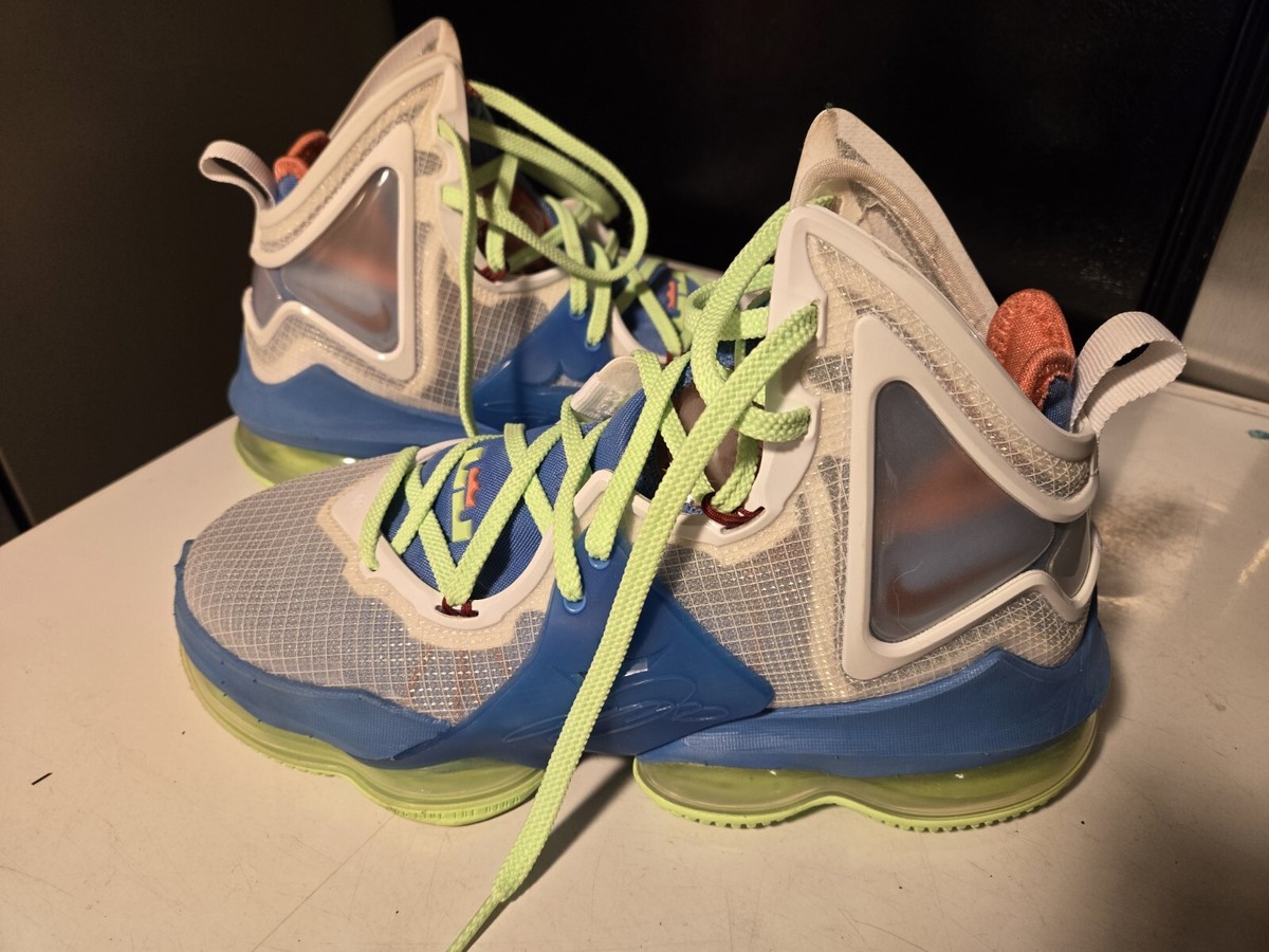 ?Nike LeBron 19 Tropical Men display picture 3