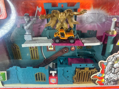 Matchbox Knights Revenge Vehicle Playset with Treasure Ramp Elevator NIB - Picture 3 of 12