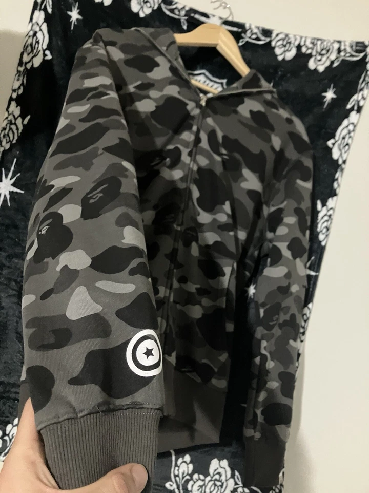 G1N with tags Bathing Ape Bape Grey Camo Shark Hoodie XL Full Zip - Image 3 of 4