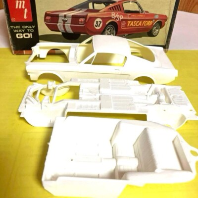 AMT '66 Ford Mustang GT - Classic 1/25 Scale Model Kit | eBay