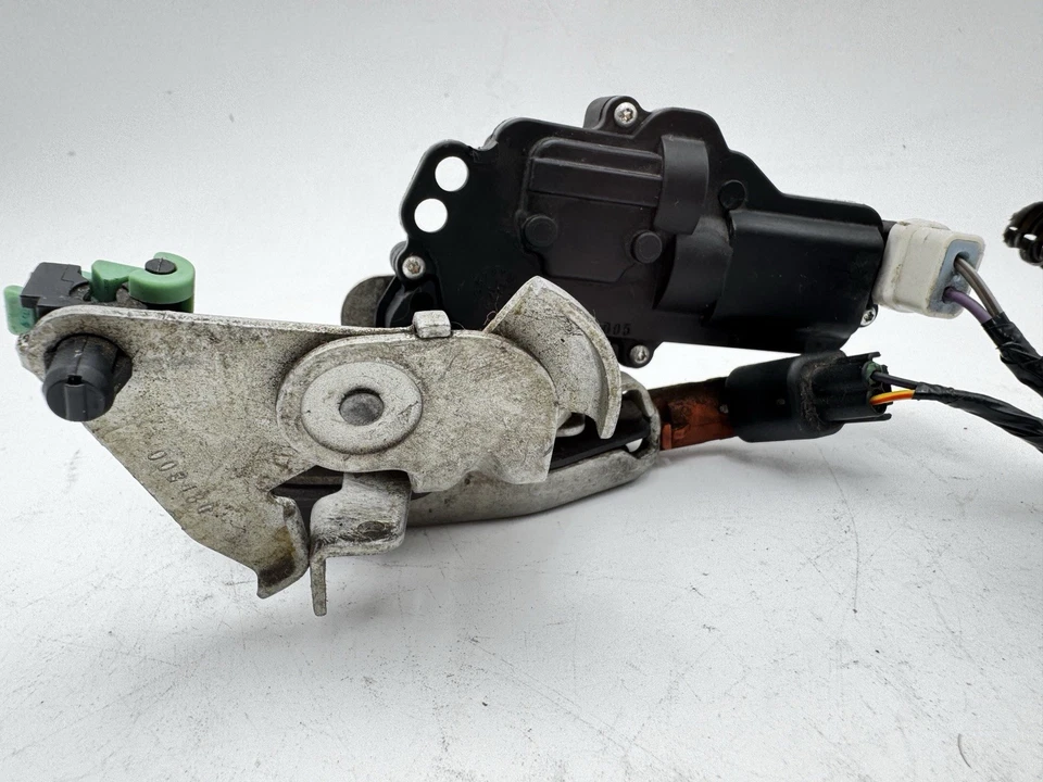 Trava de portão de elevação Ford Explorer 2006-2010 fabricante de equipamento original - Imagem 2 de 4