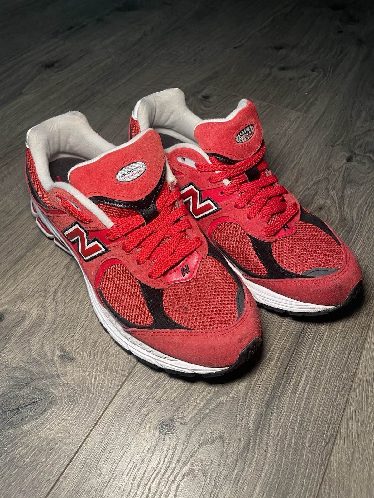 New Balance 2002r Red White Sneakers Men’s Size 7.5 thumbnail 2