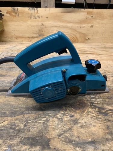 Makita Power Planer Model 1900B 3-1/4 