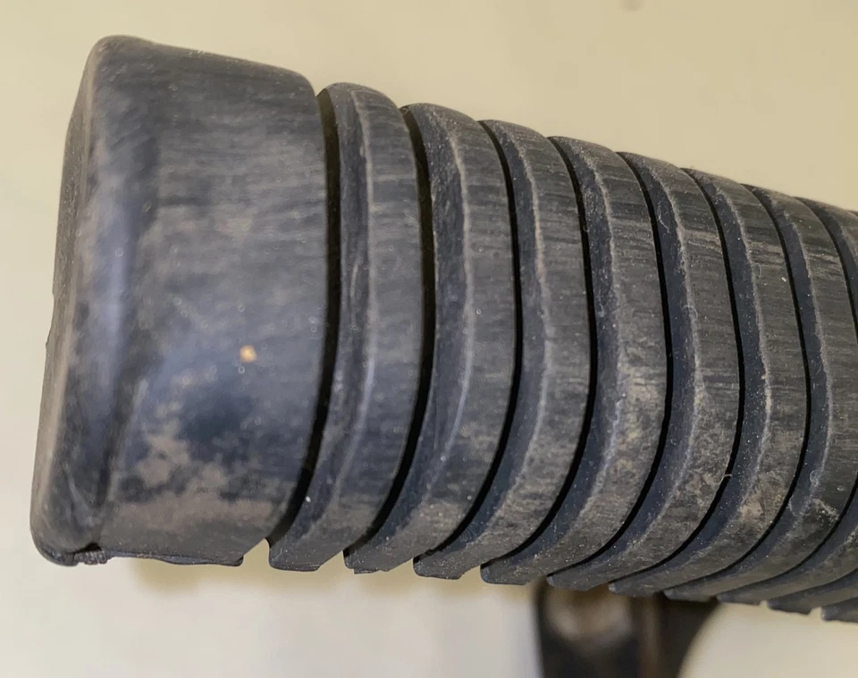 Honda Scrambler 1971 CL350 reposapiés para conductores estriberas pata de cabra de colección fabricante original bonito Foto 3 de 4