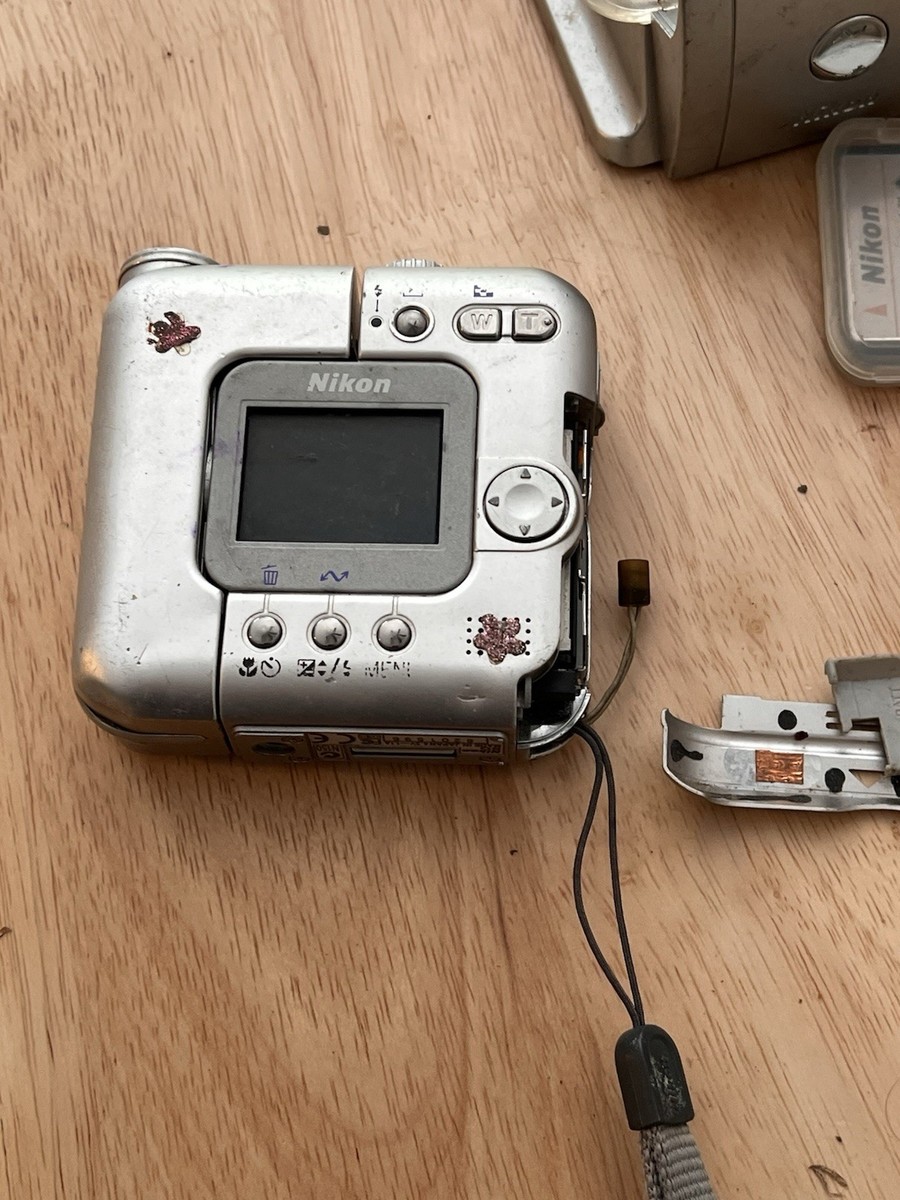 Nikon COOLPIX SQ 3.1MP 3x Zoom Digital Camera w/ CF Card, Rare