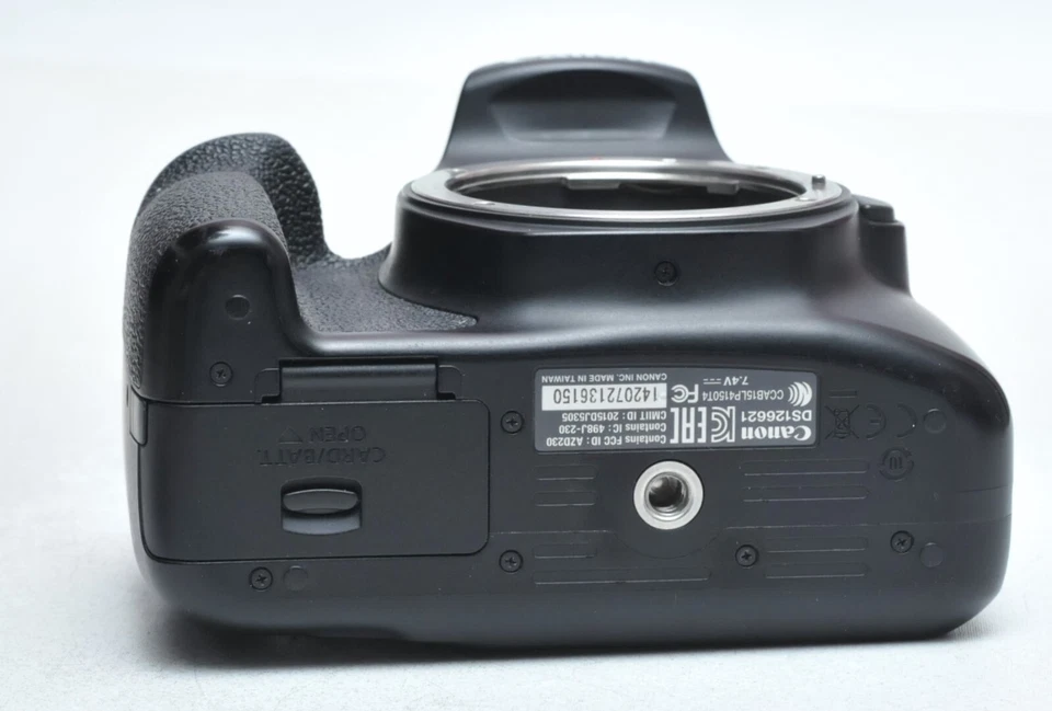 Canon EOS Rebel T6 DSLR Camera Body Only *Issue* - Image 4 of 4