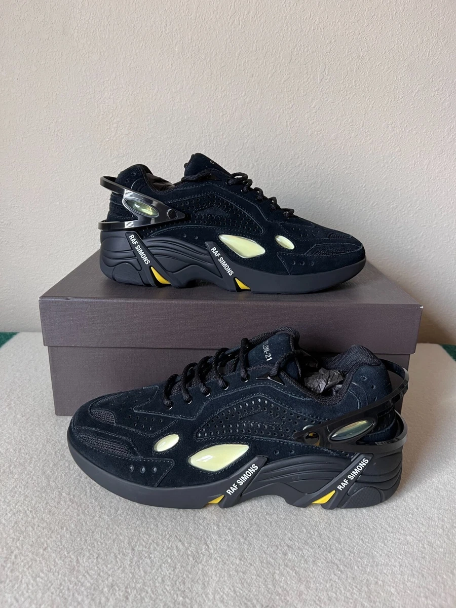 Raf simons new store runner black