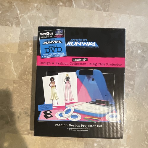 Project Runway Fashion Design Projector Set **Works, Missing Sketch Pad**