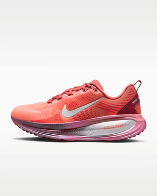Nike Vomero 18 SE Damenschuhe in Light Redwood/Bright Crimson